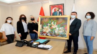 Ahmet bebeğe yardım için satılan tabloyu Başkan Yücel aldı