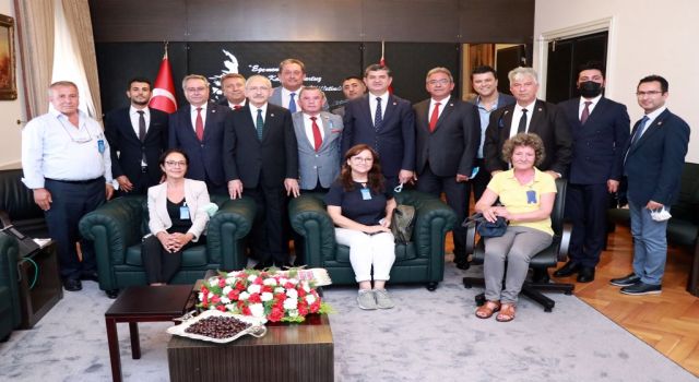 Cumhuriyet halk partililer genel başkanları Kemal Kılıçdaroğlu İle bir araya geldiler