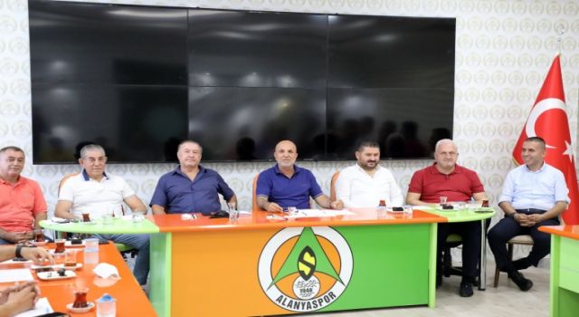 Alanyaspor yönetimi görev dağılımı yaptı