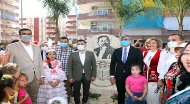 Başkan Yücel kazak şairin adını verdiği parkın açılışını yaptı