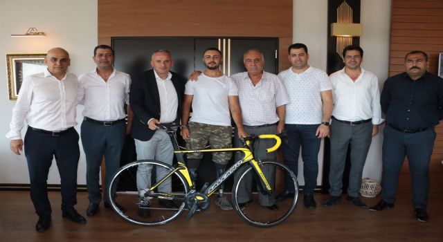 Özdemir ailesinden bisiklet sporuna destek