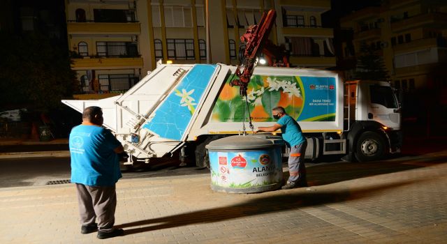 Yeni prestij caddesinde yeraltı konteynerları hizmete girdi