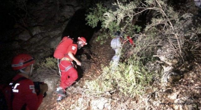Akut Alanya mahsur kalan iki vatandaşı kurtardı