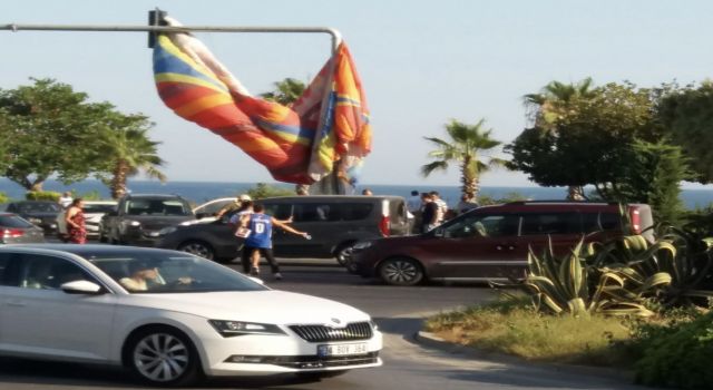 Alanya’da paraşüt düştü iki yaralı var