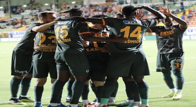 Alanyaspor evinde galip geldi