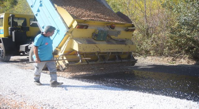 Alanya belediyesi Koşdavut yolu’nu asfaltlıyor