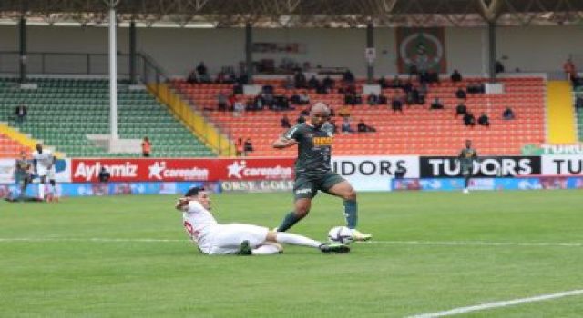 Alanyaspor evinde mağlup oldu