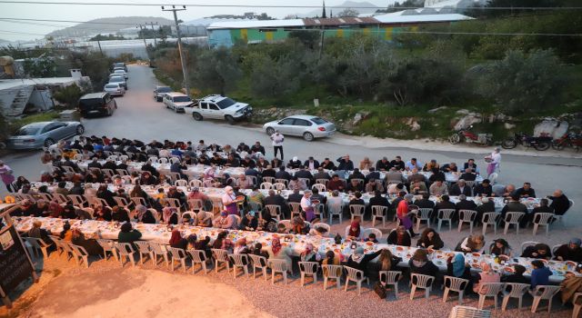 GÖNÜL SOFRASI HOCALAR MAHALLESİNDE KURULDU