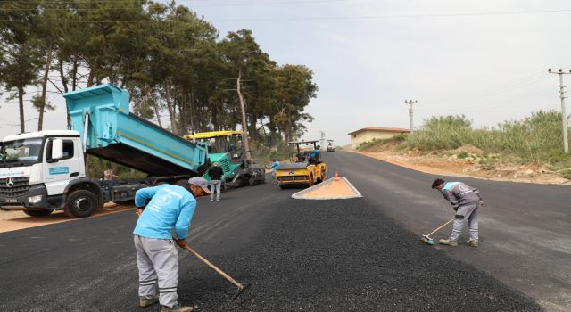 TÜRKLER MAHALLESİ’NDE DELİKTAŞ- AKDAM YOLU SICAK ASFALTLA BULUŞTU