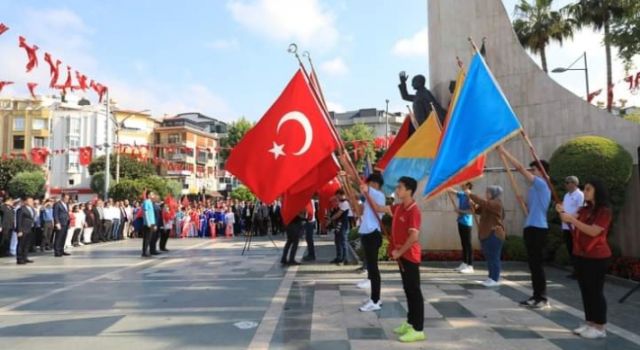 ALANYA’DA 19 MAYIS ATARÜRK’Ü ANMA GENÇLİK VE SPOR BAYRAMI KUTLANMAYA BAŞLANDI