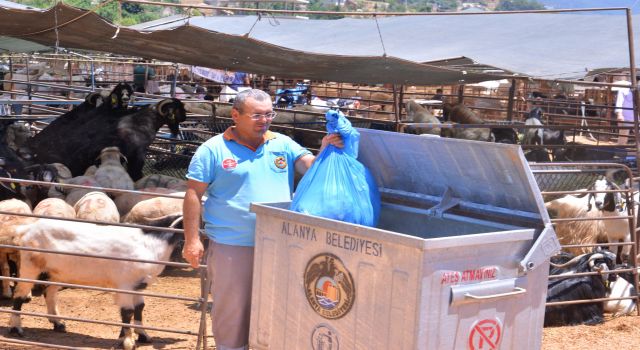 “KURBAN ATIKLARINI POŞETLEYEREK ÇÖPE ATALIM”