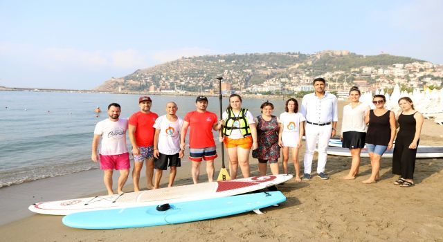 ENGELLİ BİREYLER SUP BOARD YAPARAK MORAL BULDU