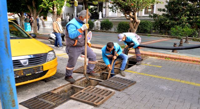 ALANYA BELEDİYESİ KENDİ ÜRETTİĞİ SİSTEM İLE ŞEHİRDEKİ TÜM MAZGALLARI TEMİZLEDİ