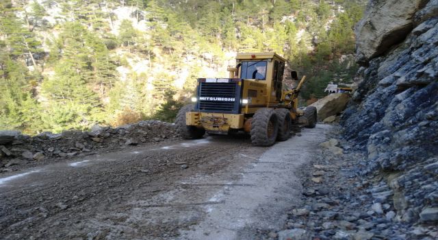 TAŞATAN YOLU 15 GÜN TRAFİĞE KAPATILACAK