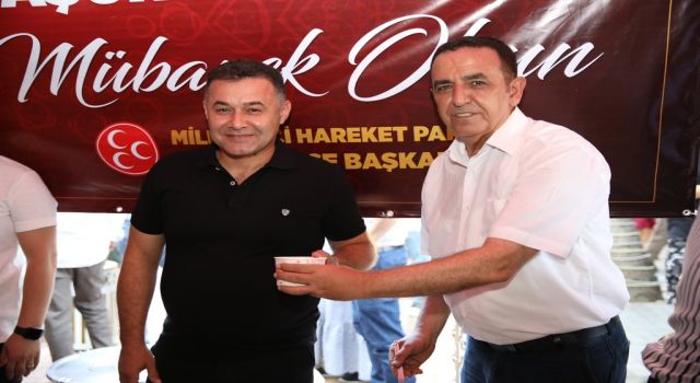 MHP ALANYA VATANDAŞLARA AŞURE DAĞITTI