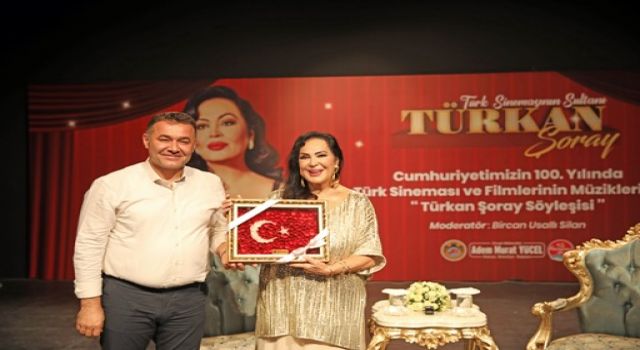 ALANYA’DA TÜRKAN ŞORAY RÜZGARI CUMHURİYET’İN 100. YILINDA TÜRK SİNEMASININ SULTANI ALANYA’DAYDI