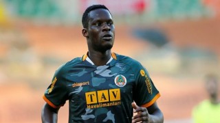 Alanyaspor’un yıldız futbolcusu Babacar hastahaneye kaldırıldı