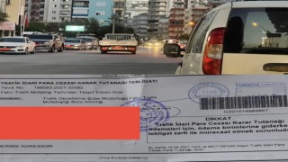 Kamil Çiçek Mahmutlar mahallesi Atatürk caddesinde yaşanan otopark sorununa isyan etti