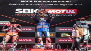 Milli motosikletçi Toprak Razgatlıoğlu, Portekiz'de birinci oldu