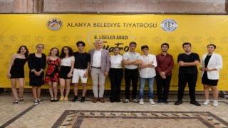 ALANYA BELEDİYESİ 8. LİSELER ARASI TİYATRO ŞENLİĞİ KAPILARINI AÇTI