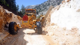 GÖKBEL VE ÇÖKELE YAYLA YOLU ULAŞIMA AÇILDI