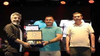 ÜLKÜCÜLER BU KONSERDE BİR ARAYA GELDİ