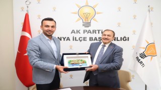 BAKAN EROĞLU AK PARTİ İLÇE TEŞKİLATINI ZİYARET ETTİ