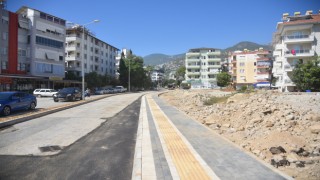 HACET EŞREF KAHVECİOĞLU CADDESİ ÇİFT YÖN OLARAK TRAFİĞE AÇILDI