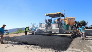 MERKEZ MAHALLELERDE BAŞLATILAN ASFALT YENİLEME ÇALIŞMALARI BEKTAŞ MAHALLESİ’NDE DEVAM EDİYOR